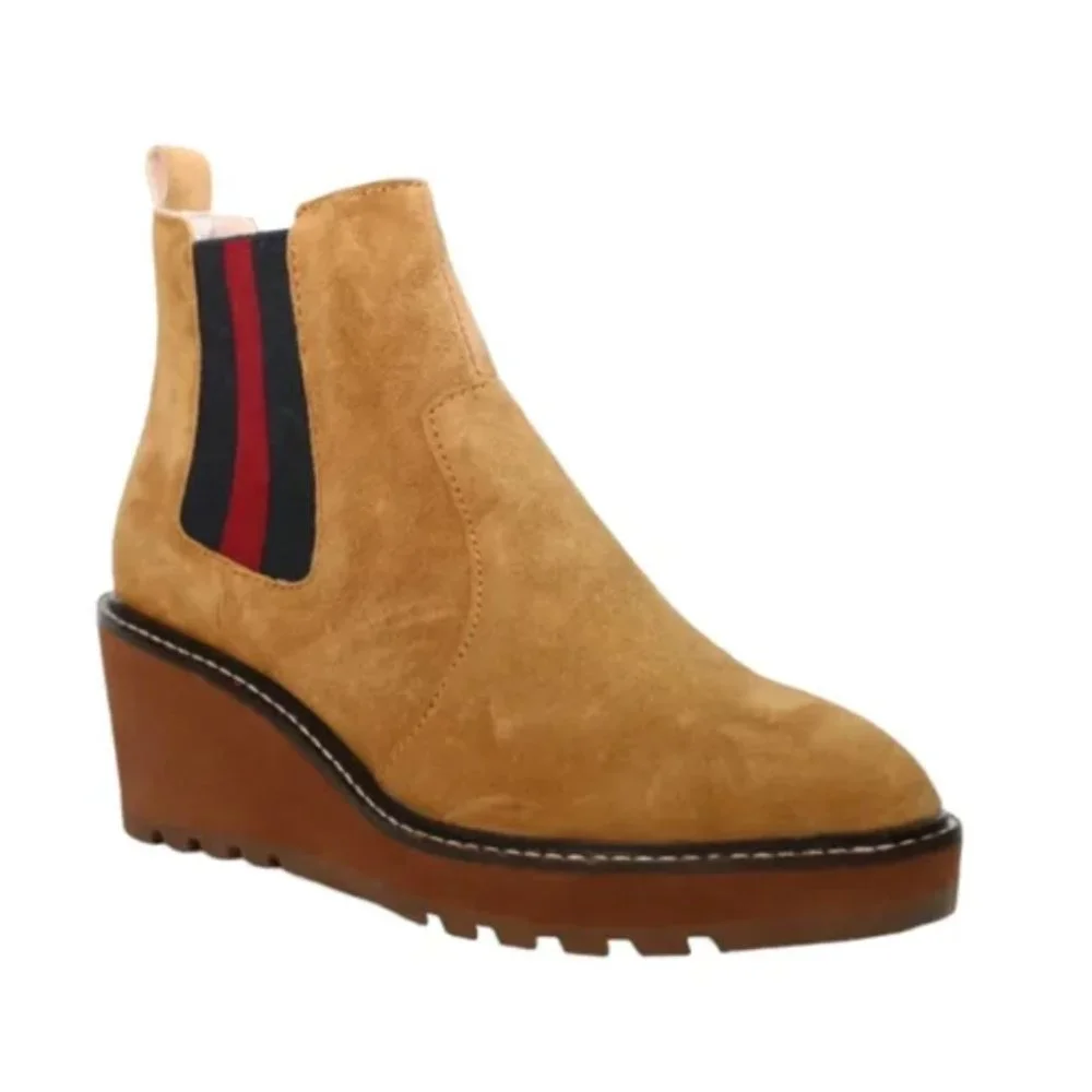Suede Boots NIB size 8.5